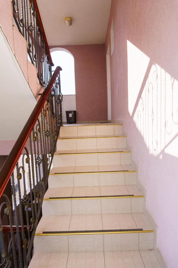 Guest House Perper Τίβατ Εξωτερικό φωτογραφία